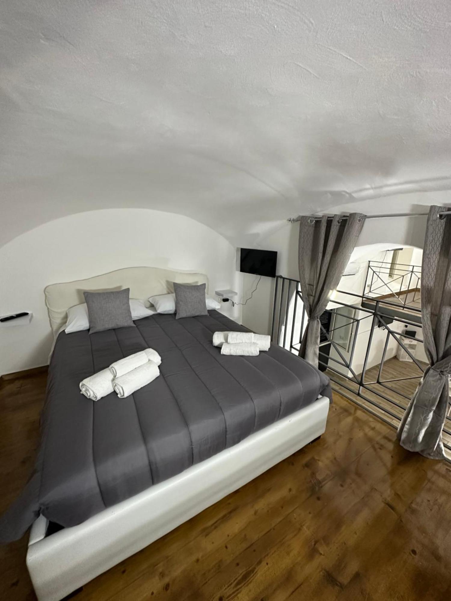 Апартаменты Aurora House Неаполь Экстерьер фото